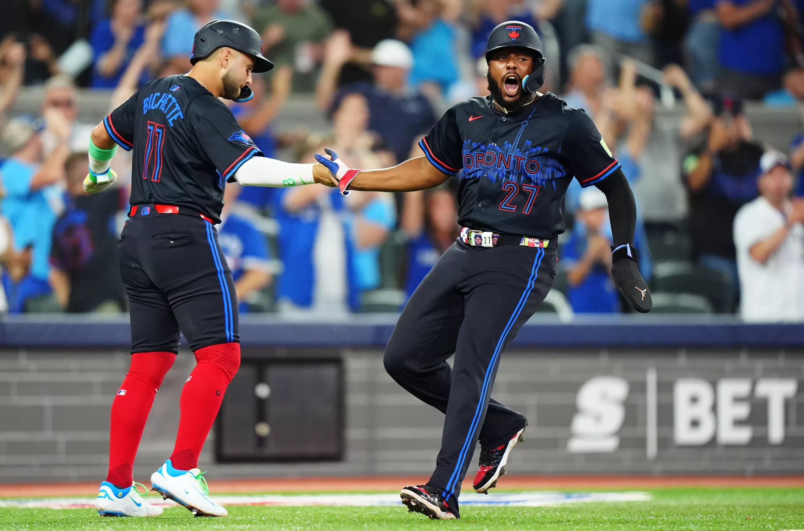 The Toronto Blue Jays are odds-on favourites to win the AL East with fewer than 20 games to play. Photo by Frank Gunn/CP.