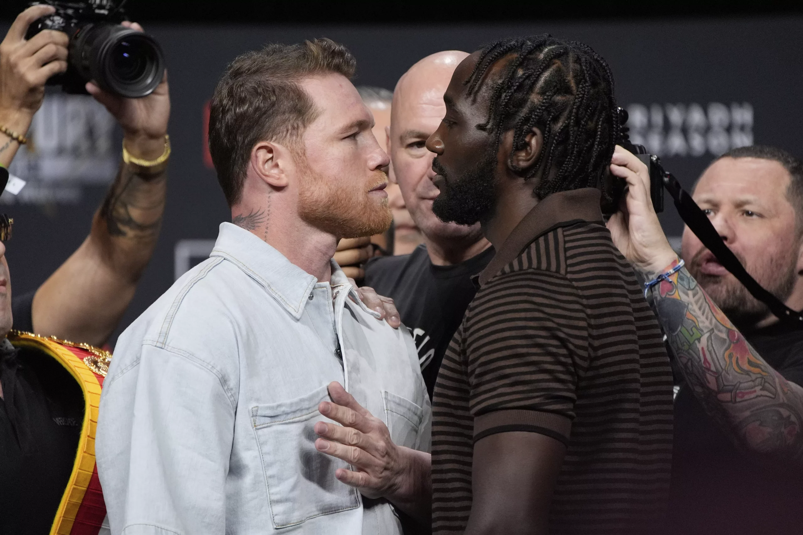 Check out the odds and best bet for Canelo vs. Crawford on Sept. 13. Photo by John Locher/AP.