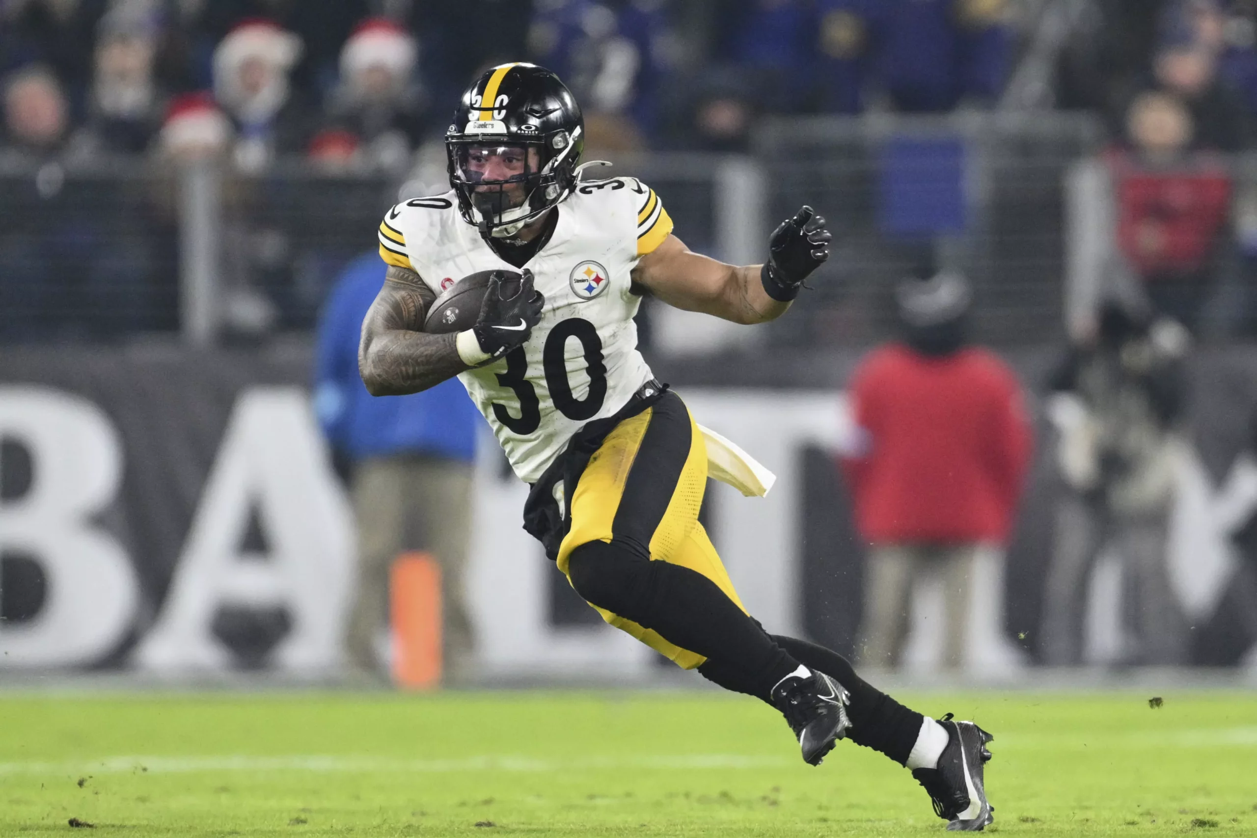 Warren rushed for 127 yards in Week 7. Photo by Terrance Williams/AP.