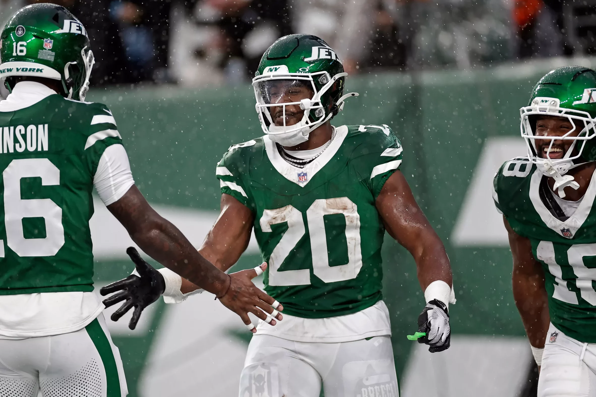 Back Hall in this +460 Jets vs. Patriots SGP! Photo by Adam Hunger/AP.