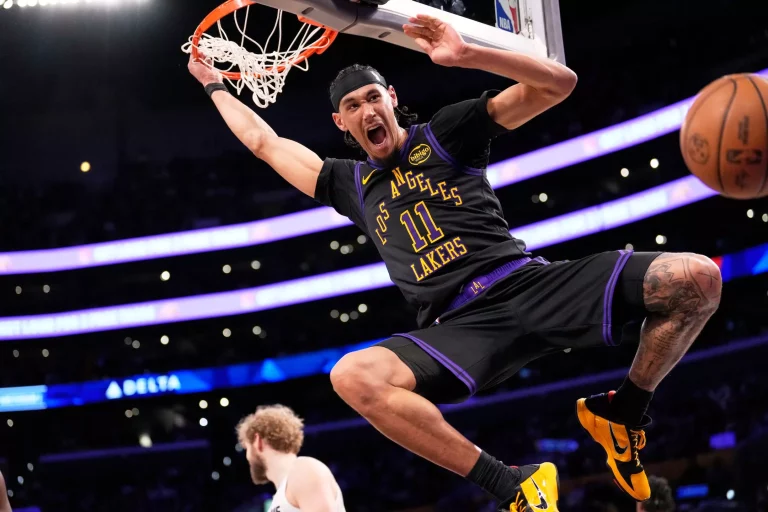 Hayes is co-favourite to win the 2026 NBA Dunk Contest.