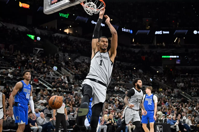 Check out this +300 Spurs vs. Lakers SGP!